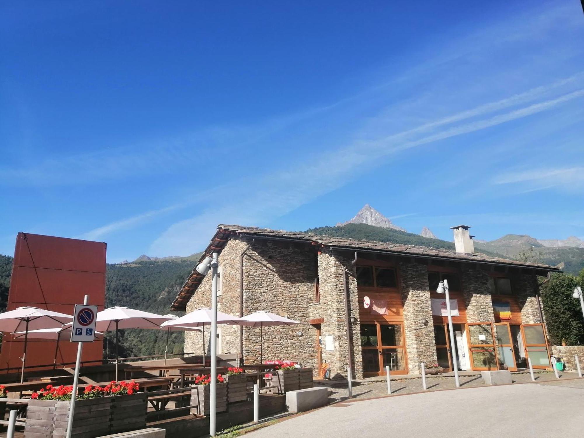 Rifugio Galaberna Hotel Ostana Exterior photo